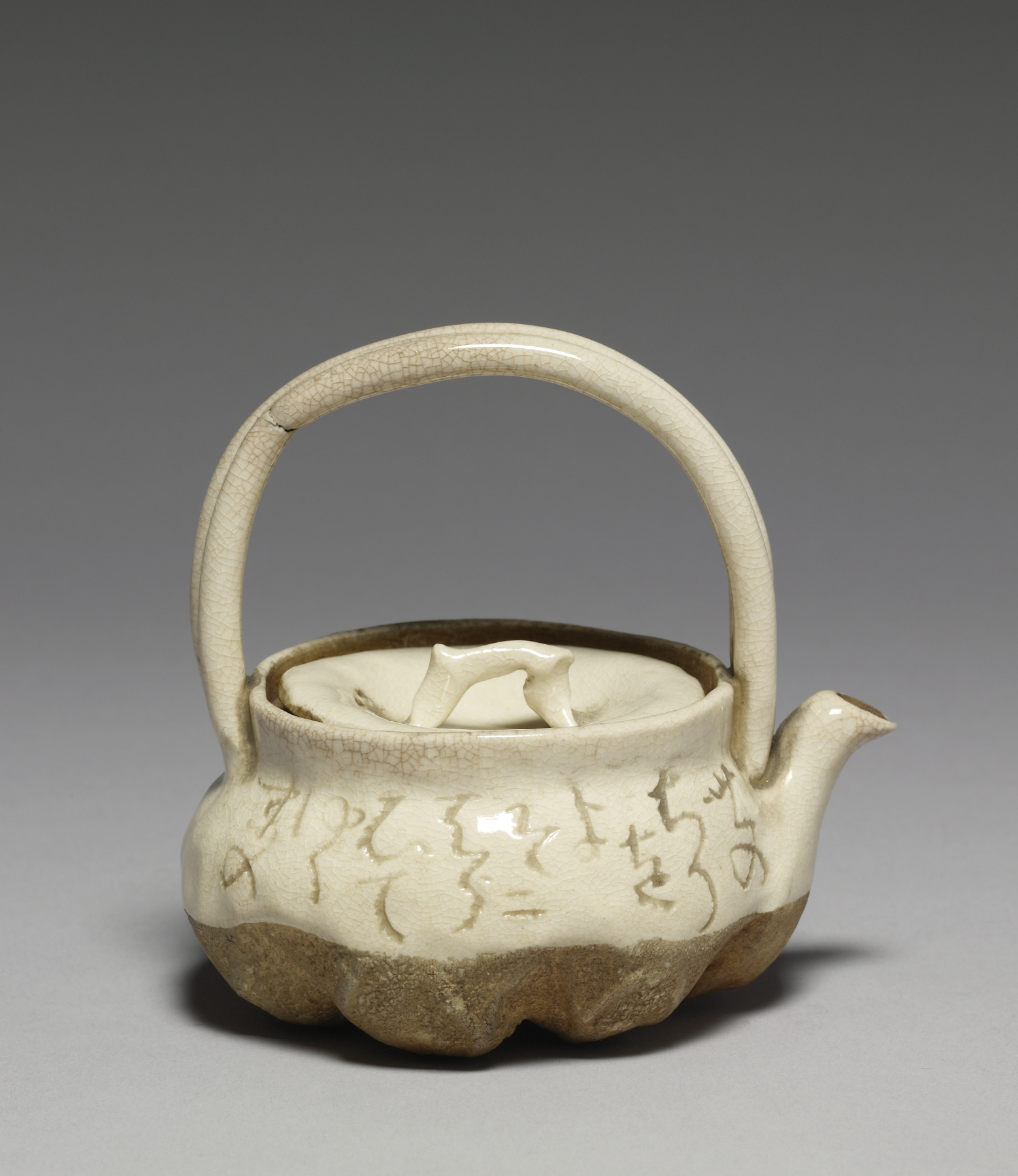 Teapot by Otagaki Rengetsu, The Walters Art Museum